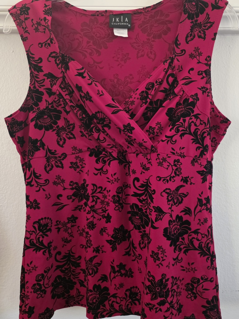 JKLA California Red Floral V-Neck Sleeveless Top